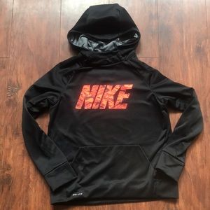 Boys Large Nike Therma Swoosh Hoodie
